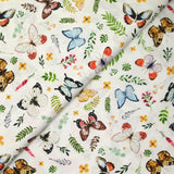 Butterflies multicolores estampadas de algodón Fondo blanco