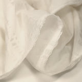 Voile de soie à bandes satin blanc cassé