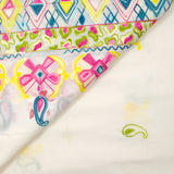 Voile de coton brodé festonné Perla canard, vert et fuchsia fond blanc cassé