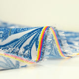 Crêpe fin imprimé paisley bleu fond écru
