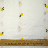 Broderie anglaise brodée citron fond blanc