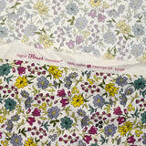Coton imprimé Vittoria fleurs gris et miel vintage fond écru au mètre