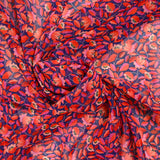 Mousseline imprimée fleurs rouge fond bleu roi