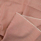 Coton fin tissé-teint Sophie rayé 2mm fond bordeaux