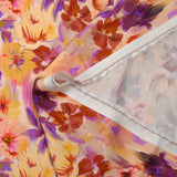 Satin de viscose imprimé flou de fleurs fond blush