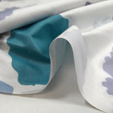Popeline de coton imprimée souvenir romantique canard et bleu fond blanc