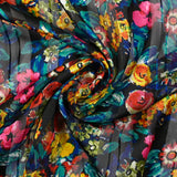 Mousseline imprimée bande satin fleurs en gouache fond noir