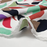 Paleta floral impresa en crepe Viscose Fondo blanco