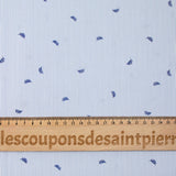 Popeline de coton imprimée feuillage rayée bleu fond blanc
