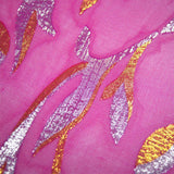 Mousseline de Soie dévorée Tlija or et argent fond fuchsia