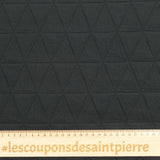 Jersey matelassé triangle fond noir