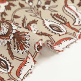 Coton indien imprimé fleur marron et brique fond taupe