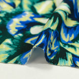 Maille de viscose satinée imprimée hortensia bleu fond noir