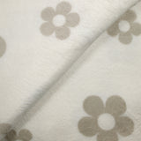 Polaire doudou imprimée fleurs grège fond blanc cassé