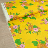 Coton liberty ® Tropical Sprig fond jaune au mètre