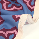 Viscose imprimée mosaïque vieux rose fond bleu