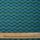 Viscosa estampada con un paréntesis único, fondo caqui