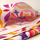 Polycoton imprimé faïence rose, violet et moutarde fond blanc