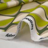 Satin de viscose imprimé regard rétro anis fond kaki
