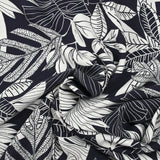 Viscosa natural estampada en negativo con fondo azul medianoche