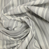 Voile de coton tissé-teint rayé gris fond blanc