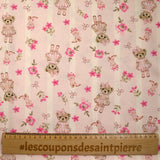 Coton imprimé ours et santiag fleurie fond rose