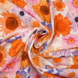 Viscose imprimée invasion florale fond blanc