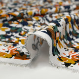 Viscose imprimée les fleurs d'Ornella orange brûlé, canard et marine