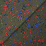Mousseline crinkle imprimée envolée bleu roi et rouge fond kaki