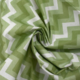 Popeline de coton imprimée chevrons vert et blanc