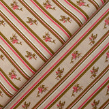 Popeline de coton imprimée diagonale de fleurs fond beige