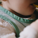 Patron plastron, pull sans manches et bavoir bébé ADÉLAÏDE