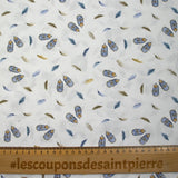 Coton imprimé plumes et souliers fond blanc