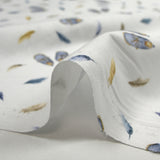 Coton imprimé plumes et souliers fond blanc