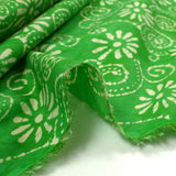 Coton batik imprimé Udaipur fond vert pomme