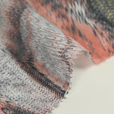 Voile de polycoton esprit animal corail, jaune et gris anthracite