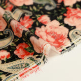 Velours de polyester Lurex imprimée rose et cachemire fond noir