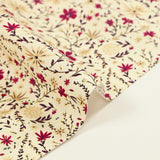 Popeline de coton imprimée fleurs bordeaux et beige fond écru