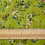 Popeline de coton imprimée fleur idyllique fond vert pomme