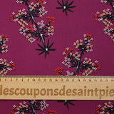 Popeline de coton imprimée satellite de fleurs fond violine