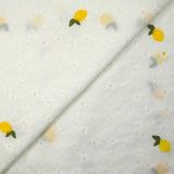 Broderie anglaise brodée citron fond blanc