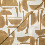 Voile de coton imprimé géometrie beige fond blanc